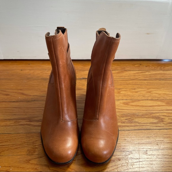 J. Shoes Hardwick Leather Buckle Block Heel Booties Tan - Picture 11 of 15